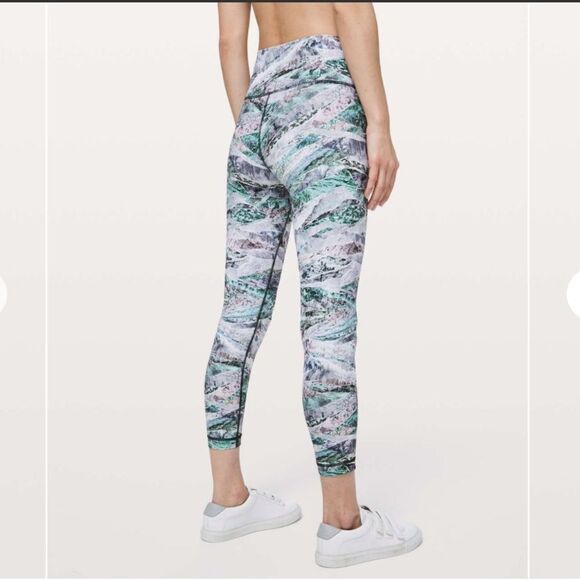 Lululemon Wunder Under High-Rise Tight 25" *Full-On Luxtreme
Springscape Multi - Picture 3 of 10